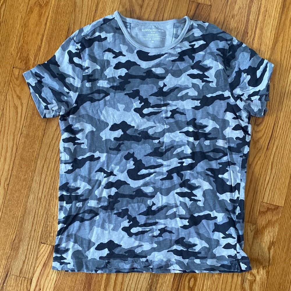 Banana Republic Men’s Tee